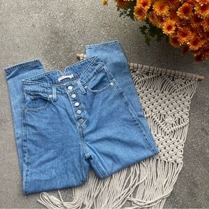 Levi’s Jeans Size 25 - High Waisted Mom Jean